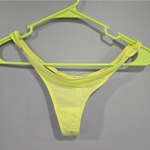 🐢 Anthropologie Out From Under thong panties. Size L - Picture 1 of 5